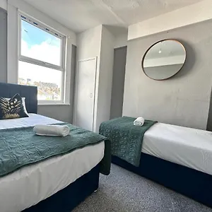  Apartment Flash Sale Train Station 3 Bedroom Flat Bn180alon